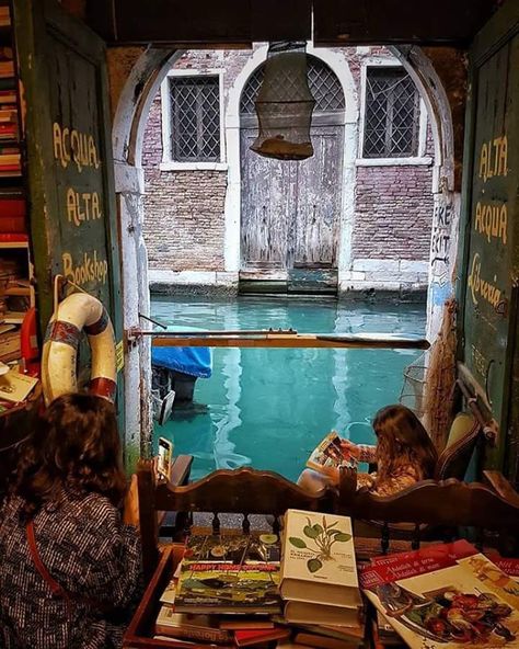 Aqua Alta Bookstore, Venice India Vacation, Literary Travel, Venice Italy Travel, Italy Map, Venice Travel, Italy Travel Guide, Europe Map, Destination Voyage, Venice Italy