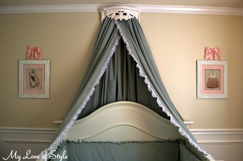 How A Sheet Becomes A Draped Crib Canopy (Worthy Of The Royal Family) Diy Bed Crown, Crown Canopy, Bed Crown Canopy, Canopy Bed Diy, Murphy Bed Ikea, Bed Crown, Murphy Bed Plans, Crib Canopy, Diy Canopy