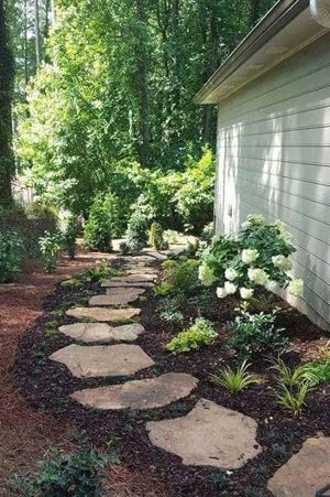 Stone Garden Paths, Walkway Landscaping, Side Yard Landscaping, Garden Walkway, Door Entrance, Garden Wallpaper, Rock Garden Landscaping, Farmhouse Front, Stone Path