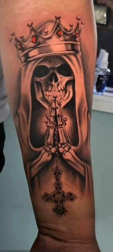 Saint Tattoos For Men, San La Muerte Tattoo, Santa Muerte Drawing, Mexican Tattoo Ideas For Men, La Santa Muerte Tattoo, Santa Muerte Tattoo, La Muerte Tattoo, Traditional Tattoo Man, Saint Tattoo