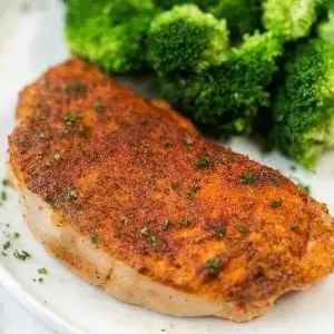 Simple Oven Baked Pork Chops Recipe - Eating on a Dime Large Pork Chop Recipes, Easy Oven Pork Chops, Baked Boneless Pork Chop Recipes, Baked Boneless Pork Chops, Oven Baked Pork Chops, Oven Pork Chops, Boneless Pork Chop Recipes, Grain Brain, Baked Pork Chops Oven