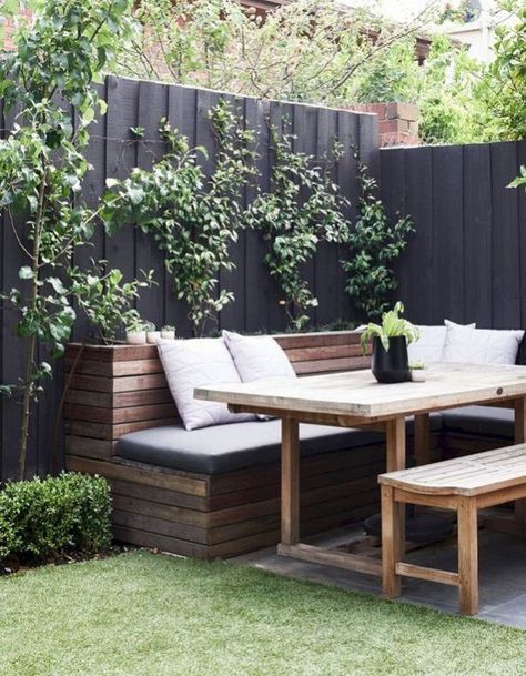 40 Amazing Outdoor Dining Area Ideas and Designs — RenoGuide - Australian Renovation Ideas and Inspiration Outdoor Bench Table Seating, Dining In Garden, Built In Bench Garden, Corner Bench Seating Outdoor, Outdoor Dining Small Space, Built In Garden Bench, Outdoor Built In Bench, Outdoor Corner Ideas, Small Garden Seating Ideas