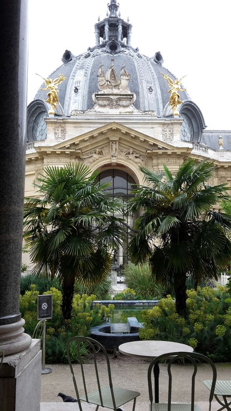 Paris Girls Trip, Petit Palais Paris, Paris Trip, Euro Summer, Classic Architecture, Paris Travel, Beautiful Buildings, Pretty Places, Summer 2024