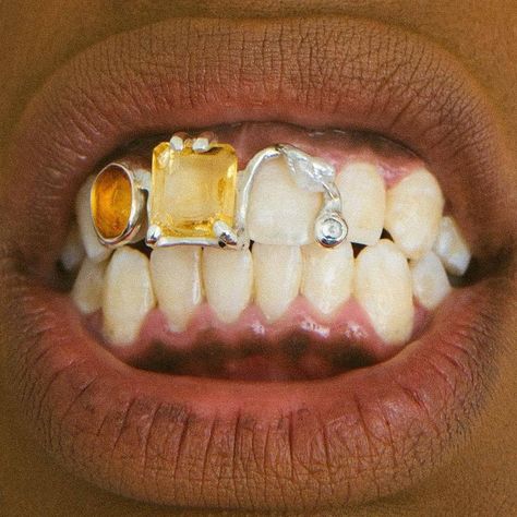 Grillz Teeth, Grills Teeth, Tooth Gem, Teeth Jewelry, Ice Ice Baby, Dope Jewelry, Jewelry Lookbook, Jewelry Inspo, Piercing Jewelry