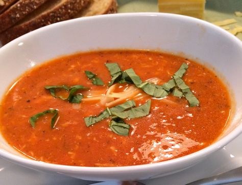 Food: Smoked Gouda & Roasted Red Pepper Bisque - Wausau Pilot & Review Roasted Red Pepper Bisque, Red Pepper Bisque, Tomato Basil Bisque, Can We Just Talk, Bisque Soup, Smoked Gouda Cheese, Bisque Recipe, Smoked Gouda, Soup Crocks