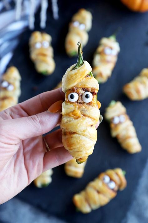 Chorizo Jalapeño Mummy Poppers Mummy Poppers, Tailgate Snacks, Candy Eyeballs, Poppers Recipe, Halloween Appetizers, Crescent Roll Dough, Feed A Crowd, Crescent Roll, Jalapeno Poppers