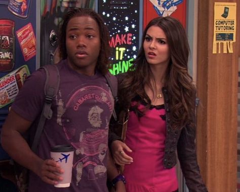 #victorious #andreharris #andre #music #hollywoodarts #disneychannel #icons #did #alter Andre Victorious, Did Alter, Andre Harris, Victorious Tori, Leon Thomas, Victorious Cast, Famous Duos, Tori Vega, Nickelodeon Shows