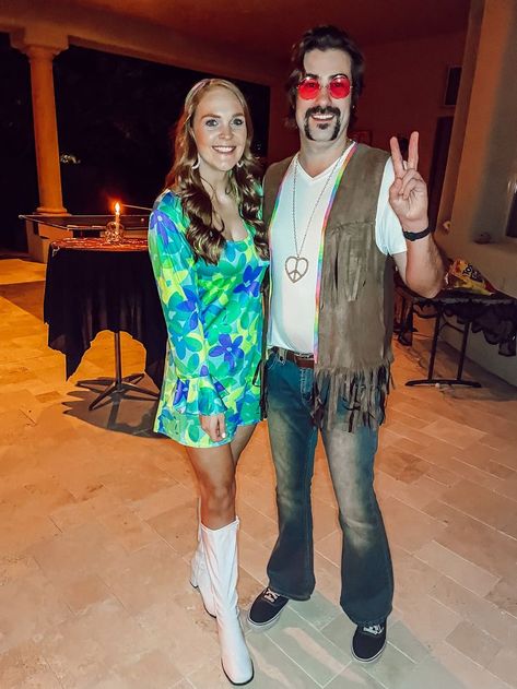 70s Couple Costume, Disco Halloween Costumes, Halloween Couple Costume Ideas, 70s Halloween Costume, 70s Couple, Couples Costumes For Halloween, Couple Costume Ideas, Disco Party Outfit, Halloween Couple Costume