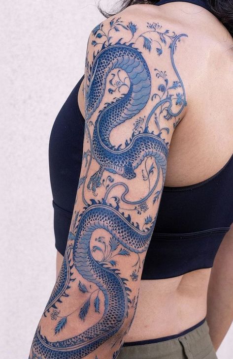 Blue Dragon Tattoo, Stile Pin Up, Blue Ink Tattoos, Tattoos Pretty, Tattoos Beautiful, Red Dragon Tattoo, 4 Tattoo, Blue Tattoo, Shoulder Tattoos For Women