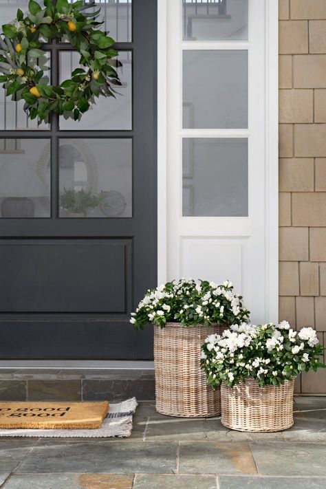 Creating a Welcoming Summer Front Door Studio Mcgee Front Porch, Studio Mcgee Front Door, Apartment Front Doors, Front Door Plants, Front Door Baskets, Summer Front Door, Front Door Styles, Summer Porch Decor, Porch Styles