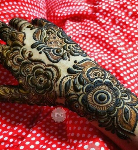 Full Hand Eid Mehndi Designs, Thick Mehendi Designs For Hands, Thick Mehndi Designs, Back Hand Flower Mehndi Designs, Back Hand Flower Mehndi, Latest Mehndi Designs Front Hand, Mahadi Design, Mehndi Design For Back Hand, Kashee's Mehndi Designs