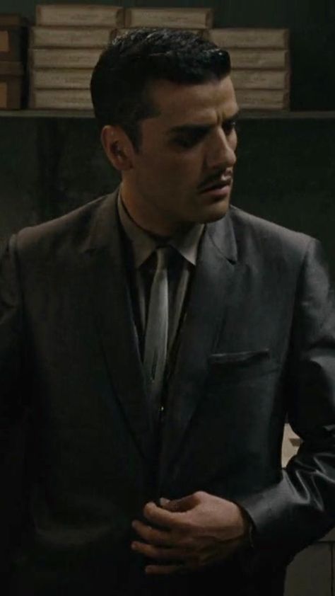 Oscar Isaac as Blue Jones in "Sucker Punch" (2011) Oscar Isaac Sucker Punch, Blue Jones Oscar Isaac, Clue Movie, Gomez Addams, Zack Snyder, Marvel Moon Knight, Writing Pictures, Jamie Chung, Poe Dameron