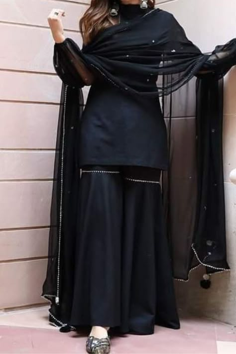 Fancy black dress with beautiful stitching ideas Eid Dress Ideas, Black Pakistani Dress, Modern Dresses, Latest Dress Design, Salwar Designs, Desi Fashion Casual, Pakistani Fancy Dresses, Pakistani Fashion Party Wear, Dress Indian