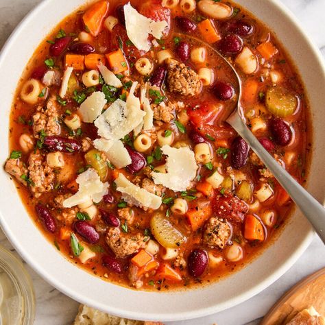 Olive Garden Pasta e Fagioli - Damn Delicious Olive Garden Fagioli Soup, Pasta Fagioli Soup Olive Garden, Fagioli Soup Olive Garden, Pasta Fagoli, Olive Garden Pasta Fagioli, Soup Olive Garden, Olive Garden Soups, Olive Garden Pasta, Garden Pasta