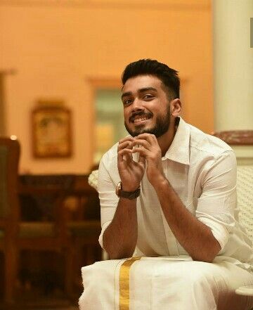 Kalidas Jayaram Wedding, Kalidas Jayaram, Groom Shoot, Bollywood Men, Male Portrait Poses, Jdm Stickers, Indian Boy, Men Faces, National Film Awards