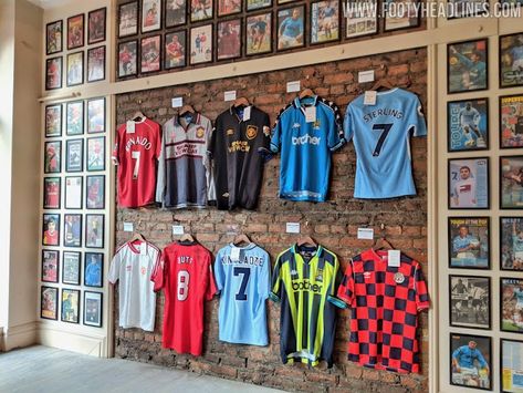 Jerseys On Wall Ideas, Framed Jerseys On Wall, Football Jersey Display Ideas, Football Man Cave, Soccer Bedroom, Football Room Decor, Hunter Room, Football Bedroom, Soccer Room