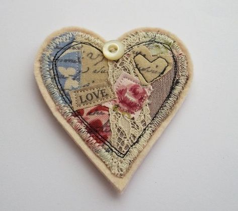 Sewing Things, Fabric Brooch, Fabric Hearts, Free Motion Embroidery, Fiber Jewelry, Handmade Heart, Heart Brooch, Textile Jewelry, Brooches Handmade