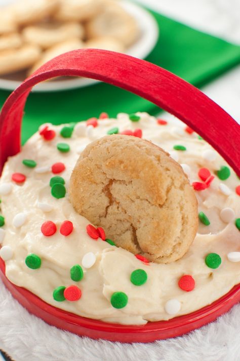 4 ingredient HOLIDAY DESSERT- Sugar Cookie Dip for Christmas. Perfect make ahead recipe for any party or potluck. Made with real sugar cookies. Serve with cookies, graham crackers or fruit. #cookies #desserts #dips #christmas #holiday #partyfood Dips Christmas, Sugar Cookie Dip, Desserts Dips, Cookie Dip, Holiday Party Desserts, Dessert Dip Recipes, Cream Cheese Sugar Cookies, No Bake Sugar Cookies, Sweet Dips