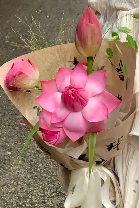 Lotus Bouquet, Floral Therapy, Lotus Flower Pictures, Boquette Flowers, Flower Meanings, Flower Arrangements Simple, Flowers Bouquet Gift, Nothing But Flowers, Flower Shower