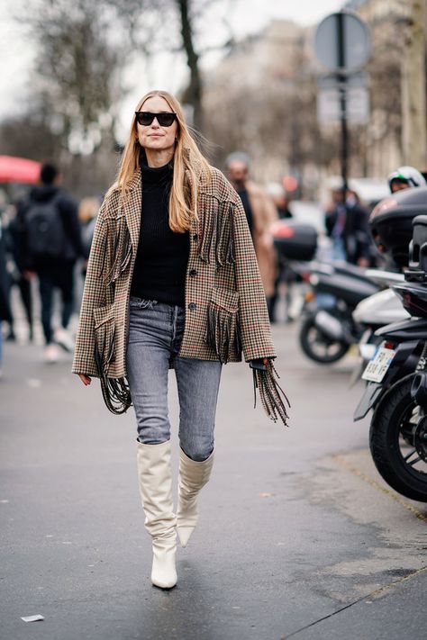 22 Ways to Wear Fall's Trickiest Boot Trend | InStyle.com Mode Instagram, Slouchy Boots, Chique Outfits, Checked Jacket, Girly Dresses, Trending Boots, White Boots, All Black Outfit, Work Outfits Women