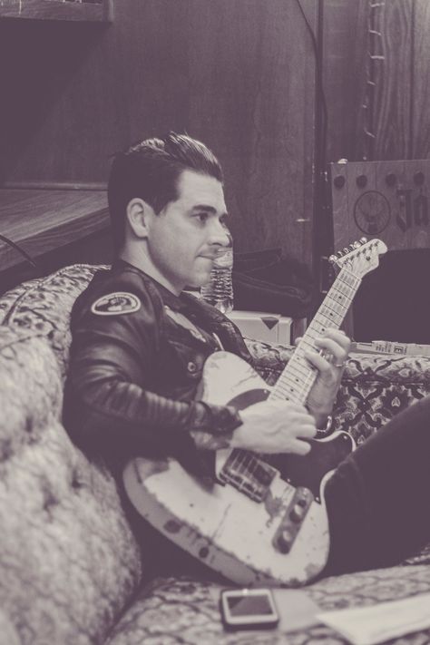 Chris Carrabba, Dashboard Confessional, Anthony Green, Emo Men, Music Board, Acoustic Music, Alternative Music, New Bands, Music Icon