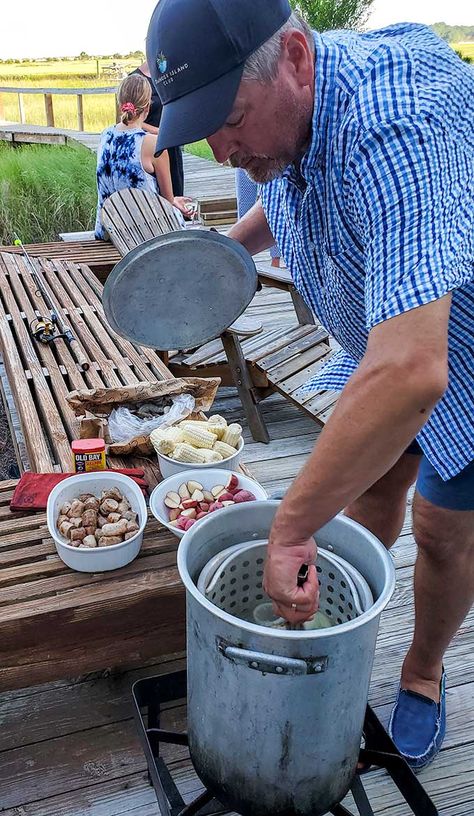 Low Country Boil Recipe - South Carolina Style - On The Go Bites Low Country Shrimp Boil Recipe, Low Country Boil Recipe Old Bay, Fish Boil Party, Low Country Boil Party Ideas, Shrimp Boil Recipe Old Bay, Fish Boil Recipe, Country Boil Recipe, South Carolina Style, Low Country Boil Recipe