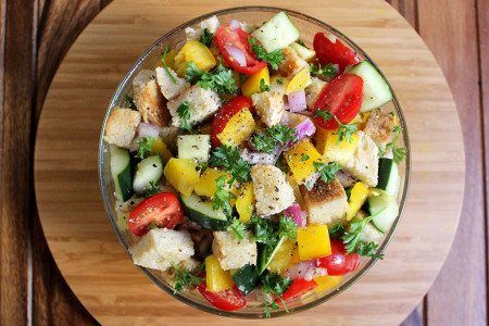 Panzanella Probiotic Salad Best Stir Fry Recipe, Fresh Pasta Sauce, Garlic Mashed Cauliflower, Cultured Food, Prebiotic Foods, Garlic Benefits, Beautiful Salad, Garlic Uses, Fermentation Recipes