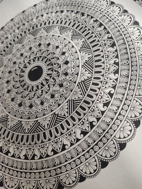 Detailed Mandala Drawing, Intricate Mandala Design, Mandala Borders Design, Round Mandala Art, Indian Mandala Art, Mandala Drawing Colourful, Mandala Art Circle, Round Mandala Design, Circle Mandala Design