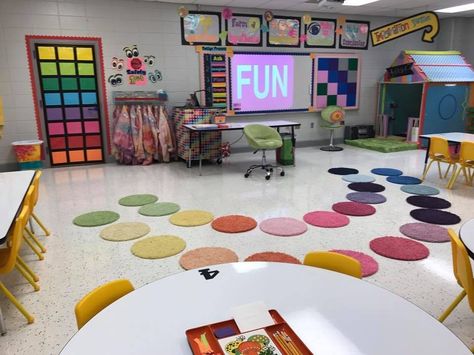 Images Of Fall, Classroom Designs, Classroom Carpets, Popular Images, Rainbow Classroom, Classroom Rug, Toddler Classroom, Future Teacher, Fall Door Decorations