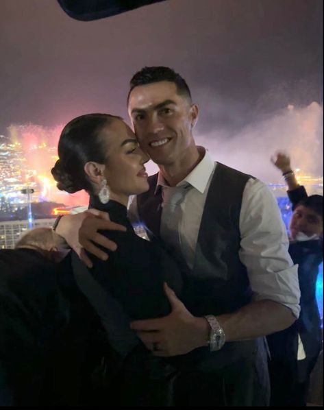 Cristiano Ronaldo And Wife, Ronaldo Wife, Youtube Growth, Social Media Specialist, Cristiano Jr, Brazil Culture, Football Couples, Cr7 Jr, Georgina Rodriguez