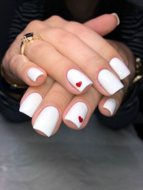 White And Red Gel Nails, Cute White Acrylics, Simple White Nails Designs, White Short Nails, White Manicure, Valentine Nail Art, Gelish Nails, Pointed Nails, White Nail Designs