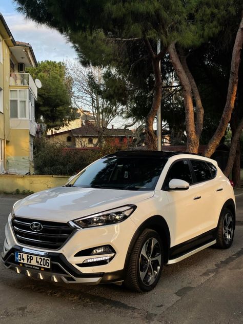 Hyundai Tucson White, Hyundai Suv Tucson, Suv Cars Affordable, Mini Suv Cars, Hyundai Tucson Aesthetic, Suv Cars Aesthetic, Hyundai Tucson Modified, Hyundai Aesthetic, Suv Cars For Women