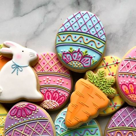 Mary Mansfield on Instagram: "These bunnies are going to need pretty big Easter baskets for all these eggs, don’t you think? 🐇 🧺 🐣 🥕   #royalicing #eastercookies #mehndicookies  #mehndi #eastereggcookies #bunnycookies #royalicingcookies #decoratedcookies #icingcookies #decoratedsugarcookies  #cookiedecorating #cookiesofinstagram" Carrot Cookies, Easter Egg Cookies, Easter Cookie, Bunny Cookies, Cookie Time, Cookie Inspiration, Easter Cookies, Icing Cookies, Royal Icing Cookies