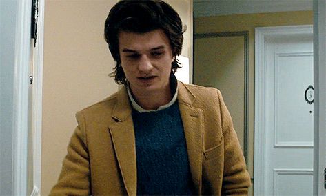 Joe Keery Gif, Stranger Things Creature, Steve Harrington Stranger Things, Joe Kerry, Stranger And Stranger, Beautiful Joe, Stranger Things Poster, Stranger Things Steve, Weak In The Knees