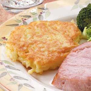 Easy Potato Pancake Recipe, Potato Pancakes Easy, Pork Chops And Applesauce, Frozen Hash Browns, Electric Skillet Recipes, Potatoe Pancake Recipe, Frozen Hashbrowns, Shredded Potatoes, Pancakes Easy