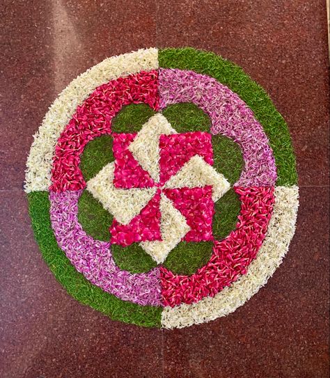 These are various designs of Pookkalam or flower rangoli used during 10 days of Onam celebrations. Pukalam Designs Simple, Pookalam Design Easy, Simple Atham Pookalam Design, Onam Flower Decoration Simple, Onam Simple Pookalam, Onam Pukalam Design, Ona Pookkalam Design, Onapookalam Designs Simple, ഓണം പൂക്കളം