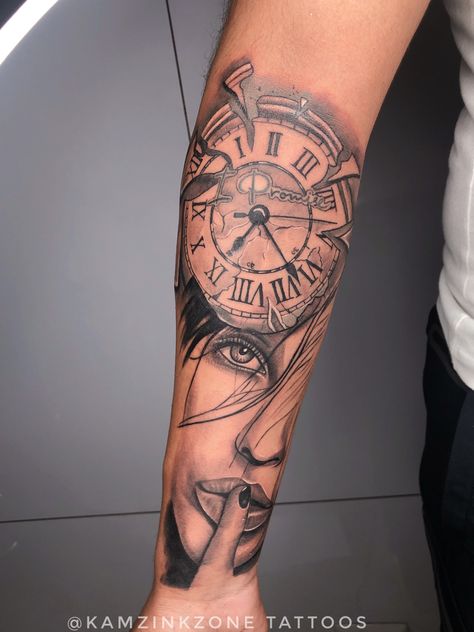 Clock And Rose Tattoo, Unique Hand Tattoos, Clock Tattoos, Hand Tattoo Designs, Tattoos For Men And Women, Rose Tattoos For Men, Mom Tattoo Designs, Pretty Hand Tattoos, Japanese Dragon Tattoos