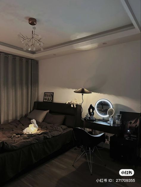 Dark Small Room Ideas, Masculine Room Ideas, Room Ideas Futuristic, Industrial Room Bedroom, Dark Room Ideas Bedrooms, Aesthetic Black Room, Black Themed Room, Black Interior Bedroom, Minimalist Bedroom Dark