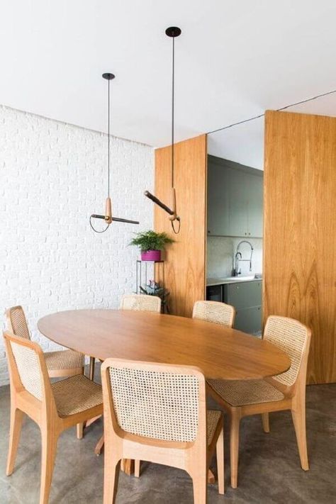 Tendências para mesa de jantar: O que está em alta. Mesa Oval, Dining Design, Dinner Room, Interior Minimalista, Home Design Decor, Minimalist Interior, Apartment Interior, Home Room Design, Dining Room Design