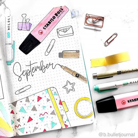 September is just around the corner and that means it's time to start planning your September bullet journal cover. Also sharing back to school bullet journal spreads. September Bullet Journal Cover, Back To School Bullet Journal, Journal Cover Ideas, Bullet Journal Essentials, September Bullet Journal, Bullet Journal September, Bullet Journal Month, Bullet Journal Cover, Bullet Journal Page