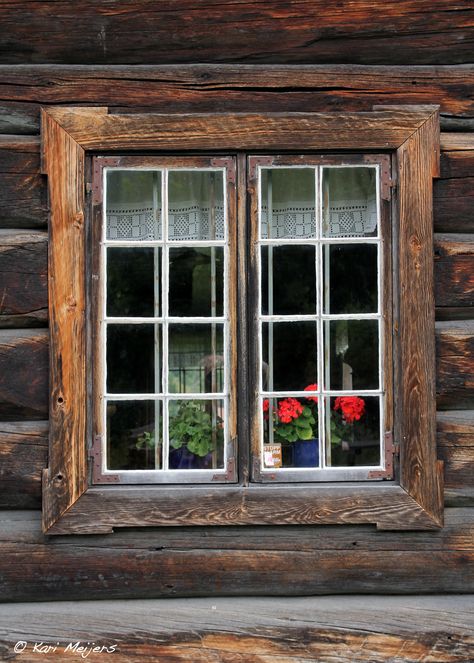 Rustic Windows Exterior, Wood Trim Exterior House, Rustic Window Trim, Rustic Windows, Log Cabin Porch, Cabin Porches, Timber Frame Plans, Norway House, Cabin Windows