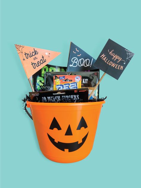 Halloween is coming and we know how much kids love to partake in the festivities. But sometimes, it can be hard to come up with new ideas or activities that they'll enjoy this time of year. Why not boo a neighbor or friend? It's a great way to get kids to think of others and have fun at the same time! Find our favorite non-candy ideas to put in your You've Been Booed gift buckets! You've Been Booed Ideas, Boo Gift, You've Been Booed, Halloween Sensory, Paper Bag Puppets, Wind-up Toys, Kid Friendly Activities, Unique Kids, Handprint Crafts