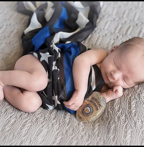 Police Baby Pictures, Newborn Police, Police Photo, Police Baby, Announcement Photoshoot, Hospital Photos Newborn, Diy Newborn Photography, Baby Boy Newborn Pictures, Newborn Photography Boy