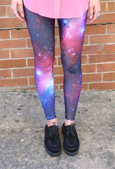 galaxy leggings Galaxy Things, Japanese Kawaii Fashion, Space Leggings, Galaxy Outfit, Galaxy Leggings, Galaxy Fashion, Nerd Fashion, Space Outfit, Black Milk Clothing