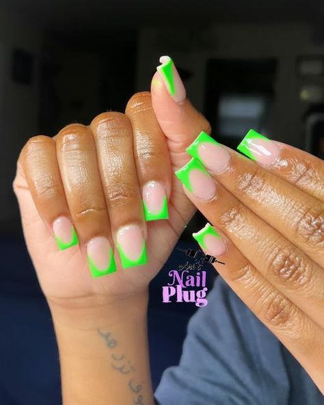 Lime Green And Pink French Tip Nails, Short Nail Designs Lime Green, Like Green French Tip Nails, Lime Green Acrylic Nails Designs, Lime French Tip Nails, Lime Green And White Nails, Short Green French Tip, Green Short Acrylic Nails, Like Green Nails