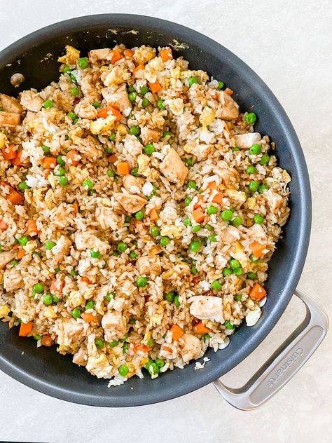 HEALTHY CHICKEN FRIED RICE Healthy Chicken Fried Rice, Macro Foods, Sweet Potato Snacks, Healthy Fried Rice, Healthy Rice Recipes, High Protein Meal Plan, Protein Meal Plan, Macro Recipes, Chicken Fried Rice Recipe