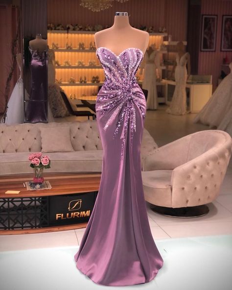 Purple Gowns Elegant, Award Show Dresses, Berry Wedding, Best Gowns, Special Dress, Purple Gowns, Designer Evening Gowns, Dream Dresses, Glamour Dress