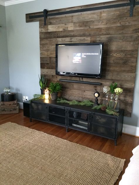 Barn Wood Accent Wall Living Room Tv, Panel Tv Industrial, Industrial Tv Wall Ideas, Industrial Tv Wall, Wall Rack Design, Wall Behind Couch, Industrial Farmhouse Living Room, Tv Feature Wall, Living Room Industrial