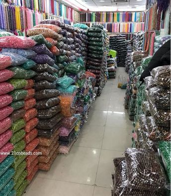 Wholesale Bead Vendors, Bead Store Shops, Crochet Bangles, Bead Shopping, Crystal Beads Jewelry, Hand Beads, Washer Jewelry, Bead Matted, Jewelry Making Business