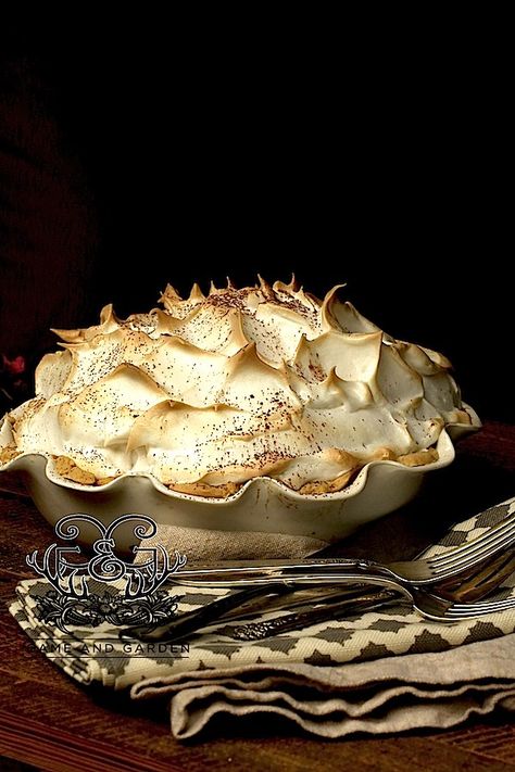 Chocolate Meringue Pie, Pie Game, Meringue Pie Recipes, Chocolate Meringue, Baked Pie Crust, Chocolate Pie, Pie Tart, Meringue Pie, Chocolate Pies